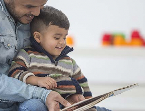 La Lectura Ayuda a su Bebé a Desarrollar su Vocabulario Desde el Parto